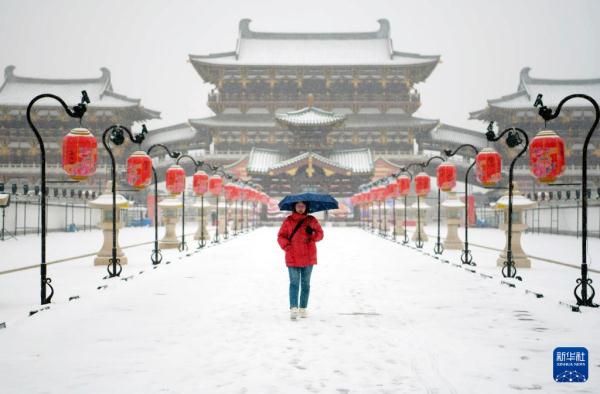 正月里来雪打灯