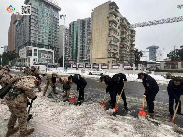 雨雪冰冻还将持续几天？武汉市机场、车站、景区都在行动，现场直击→