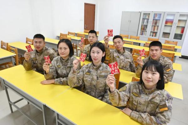 军营里的“开工红包”，这也太贴心了吧！