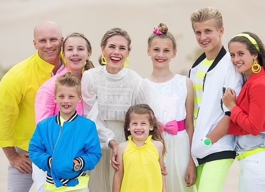 直播虐童被判刑，隐形带货受重罚……网红频频越界，各国加强监管