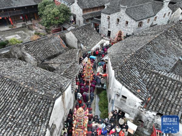 前童元宵行会:传承500年的民俗盛会上演 前童元宵行会:传承500年的民俗盛会上演