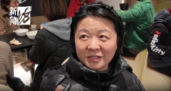 龙年限定版卖爆，上海阿姨爷叔都在抢！北方网友：这种口味接受不了一点……