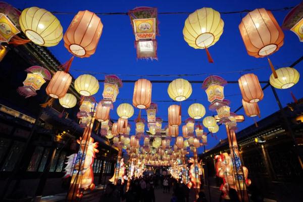 除了吃元宵赏花灯,河北人的正月十五还要做这些事→ 除了吃元宵赏花灯,河北人的正月十五还要做这些事→