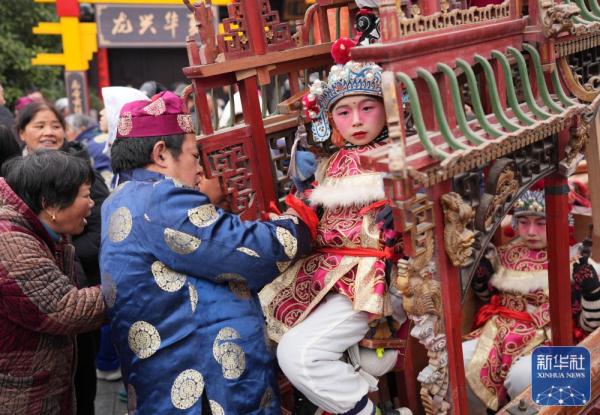 前童元宵行会:传承500年的民俗盛会上演 前童元宵行会:传承500年的民俗盛会上演