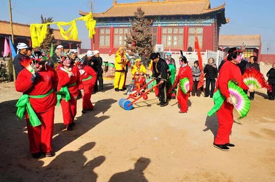 除了吃元宵赏花灯,河北人的正月十五还要做这些事→ 除了吃元宵赏花灯,河北人的正月十五还要做这些事→