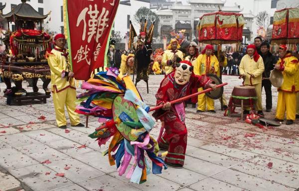 除了吃元宵赏花灯,河北人的正月十五还要做这些事→ 除了吃元宵赏花灯,河北人的正月十五还要做这些事→