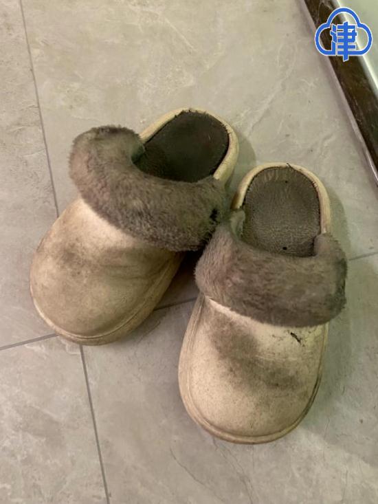 南京小区火灾亲历者：打湿枕套连下30层楼梯