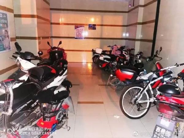 被称“最早预警人”！南京起火小区一业主曾两次发帖指出隐患