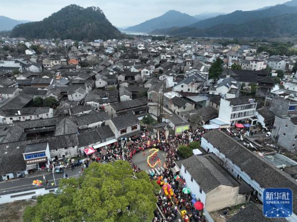 前童元宵行会:传承500年的民俗盛会上演 前童元宵行会:传承500年的民俗盛会上演