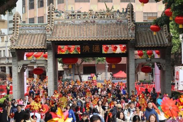 风车舞动、人山人海!佛山“行通济”现场直击 风车舞动、人山人海!佛山“行通济”现场直击