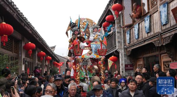 前童元宵行会:传承500年的民俗盛会上演 前童元宵行会:传承500年的民俗盛会上演