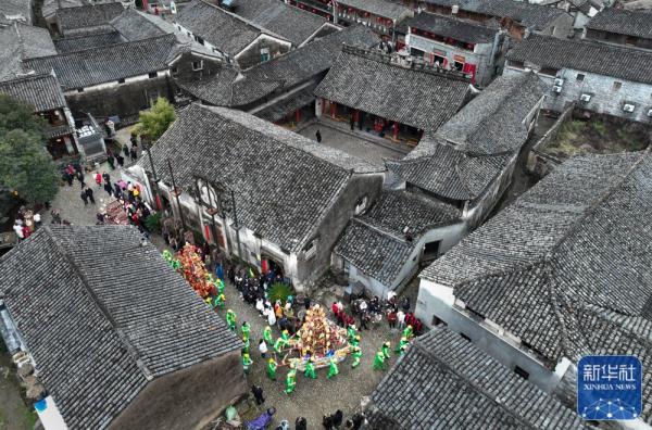 前童元宵行会:传承500年的民俗盛会上演 前童元宵行会:传承500年的民俗盛会上演