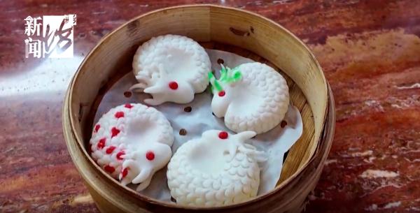 龙年限定版卖爆，上海阿姨爷叔都在抢！北方网友：这种口味接受不了一点……