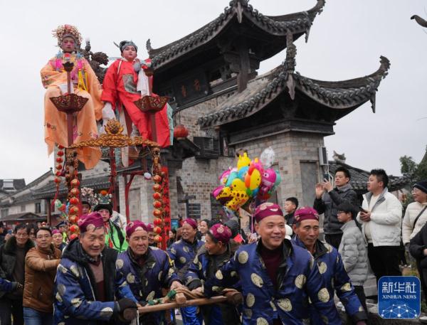 前童元宵行会:传承500年的民俗盛会上演 前童元宵行会:传承500年的民俗盛会上演