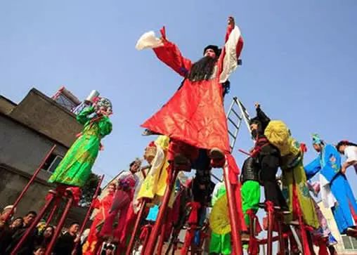 除了吃元宵赏花灯,河北人的正月十五还要做这些事→ 除了吃元宵赏花灯,河北人的正月十五还要做这些事→