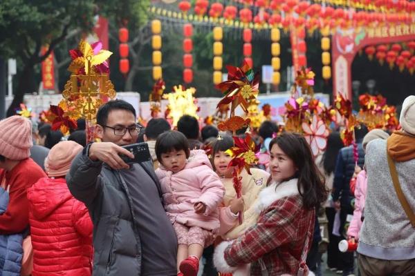 风车舞动、人山人海!佛山“行通济”现场直击 风车舞动、人山人海!佛山“行通济”现场直击