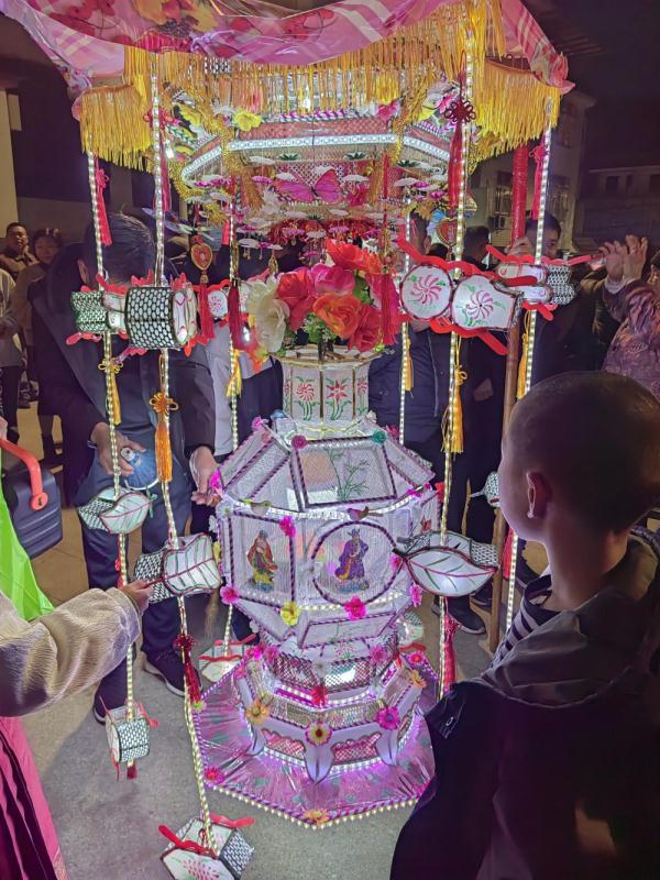 “走古事，迎花灯”祈安康——闽西客家小镇的狂欢节