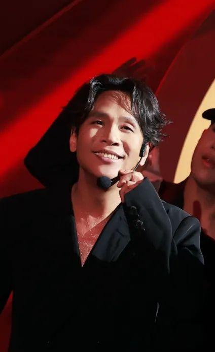 爆改“换头”竟然是他！1.5亿人围观热搜都没认出来...