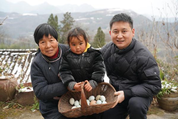 新春走基层|电商新农人 在秦巴山区绽放青春活力