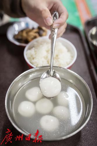 汤圆早上吃还是晚上吃? 营养专家:6粒汤圆热量等于一碗饭 汤圆早上吃还是晚上吃? 营养专家:6粒汤圆热量等于一碗饭