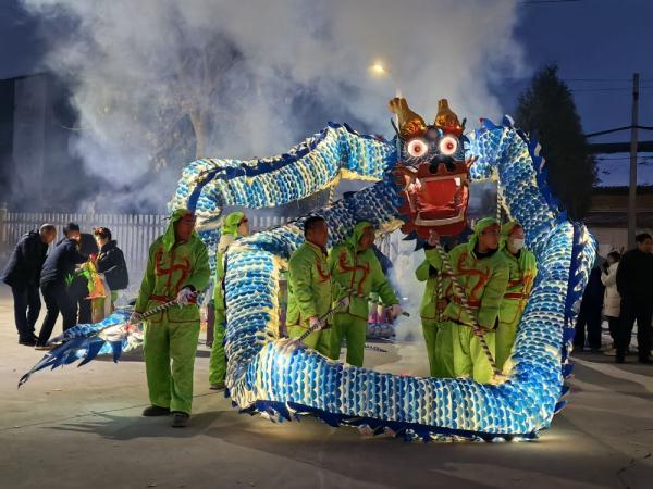 日益壮大的舞龙队