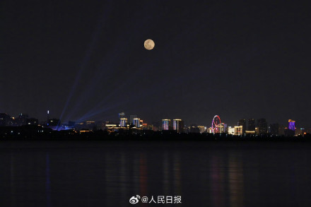 别再错过！全国多地视角的龙年第一轮满月