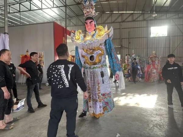 80后出钱，90后管理，00后出力！福建这波霸屏了