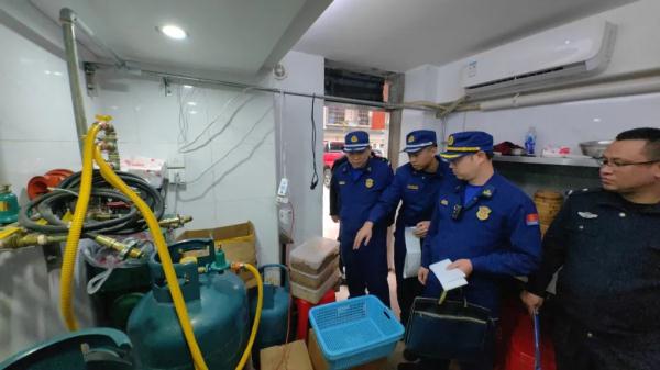 违规储存、使用液化气瓶，福建一餐饮店被查封！