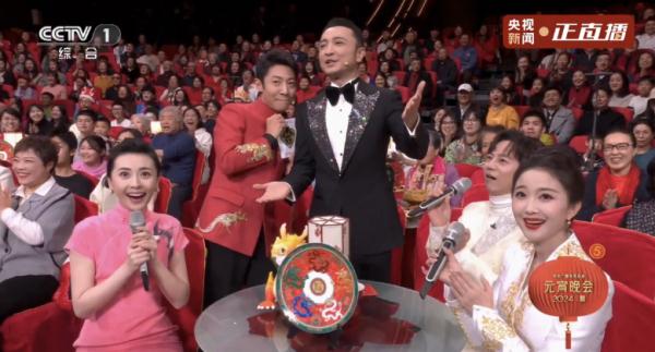 冲上热搜！尼格买提对上了