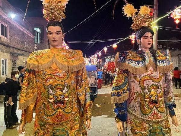 80后出钱，90后管理，00后出力！福建这波霸屏了