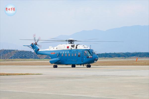 铁翼飞旋！海军某部开展平台起降、搜索营救等课目训练