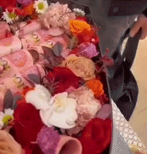 用钞票做花束、把人民币藏进蛋糕当惊喜?当心成了洗钱帮凶! 用钞票做花束、把人民币藏进蛋糕当惊喜?当心成了洗钱帮凶!