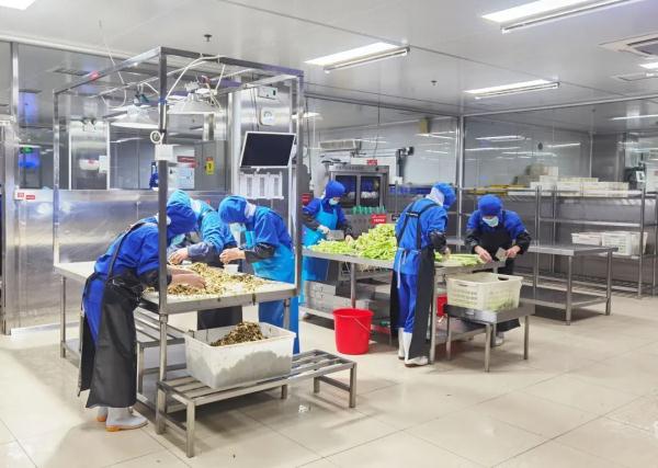 探访！高铁盒饭是怎样“诞生”的？