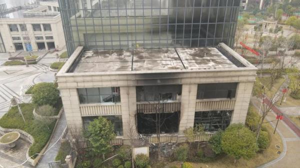 一个6岁,一个7岁,烧毁了售楼中心 一个6岁,一个7岁,烧毁了售楼中心