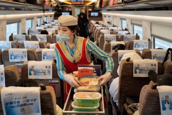 探访！高铁盒饭是怎样“诞生”的？