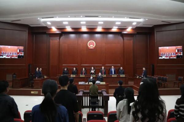 法院判了!只因女子在朋友圈销售这个.... 法院判了!只因女子在朋友圈销售这个....