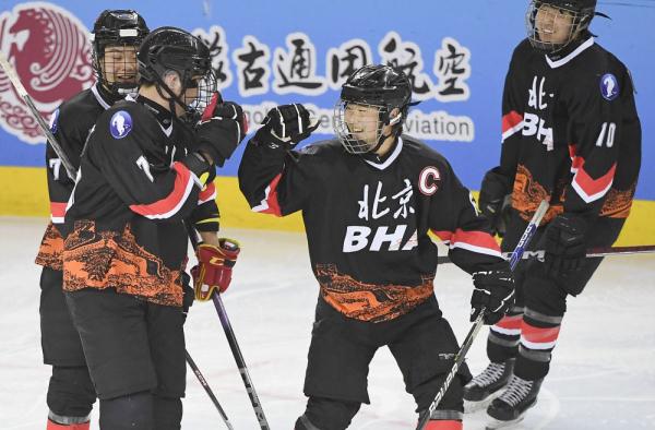 “十四冬”冰球：北京男、女队晋级青年组决赛