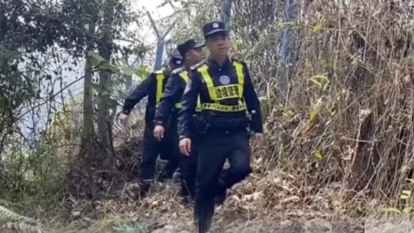 一声隔空"宝贝"，收到34声"爸爸"！网友心疼地看哭了