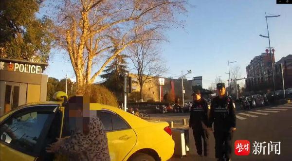 粗心乘客遗忘了行李，贴心民警妥善保管并归还