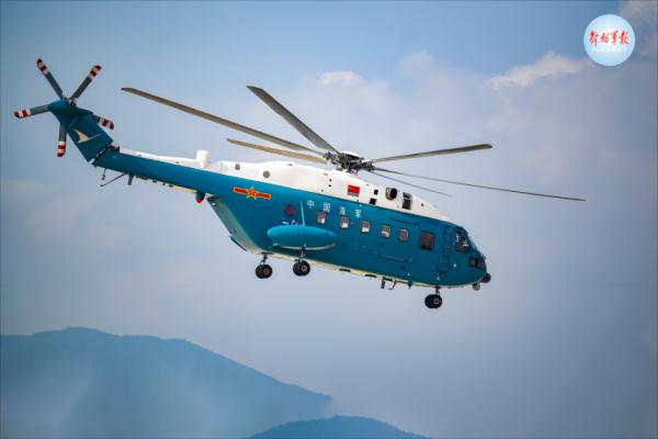 铁翼飞旋！海军某部开展平台起降、搜索营救等课目训练