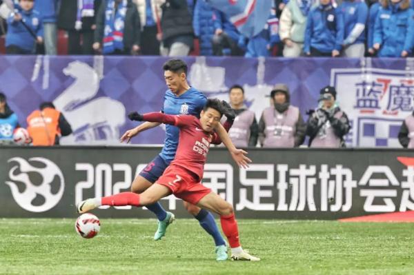 新赛季首冠诞生,申花1:0战胜海港 新赛季首冠诞生,申花1:0战胜海港