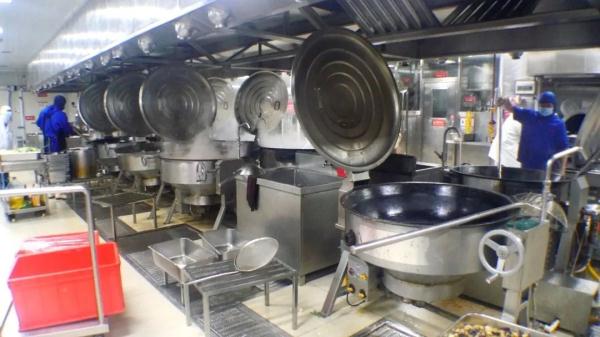 探访！高铁盒饭是怎样“诞生”的？
