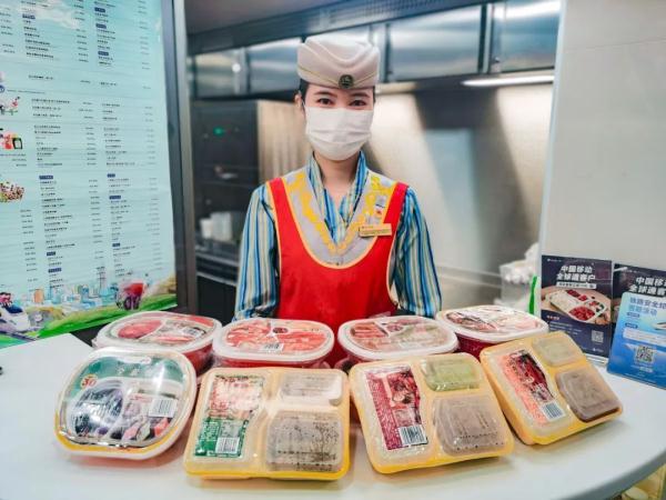 探访！高铁盒饭是怎样“诞生”的？