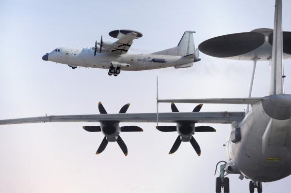 鹰击长空!海军航空兵云端砺剑 鹰击长空!海军航空兵云端砺剑