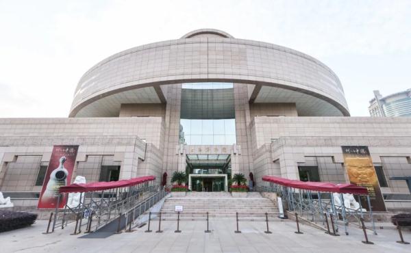 全球最大规模、亚洲最高等级！今年夏天，到上博看法老雕像