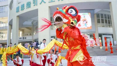 “神兽”回笼!昆明各中小学、幼儿园“花式”迎接→ “神兽”回笼!昆明各中小学、幼儿园“花式”迎接→