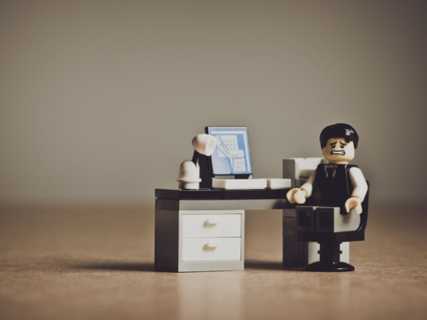 住在单位附近,员工多次在家中打卡,被开除后他将公司告了…… 住在单位附近,员工多次在家中打卡,被开除后他将公司告了……