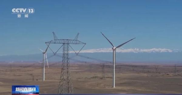 我国首个“沙戈荒”大基地外送通道新能源项目在哈密开工 我国首个“沙戈荒”大基地外送通道新能源项目在哈密开工