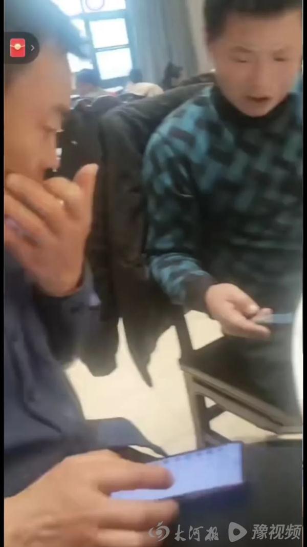 重庆男子连续十年来河南寻“恩人” ，今年终于找着了！