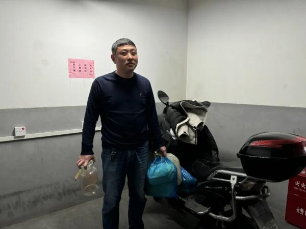 电动车违规充电危害大!上海已向74个小区开具整改单,仍有居民心存侥幸…… 电动车违规充电危害大!上海已向74个小区开具整改单,仍有居民心存侥幸……